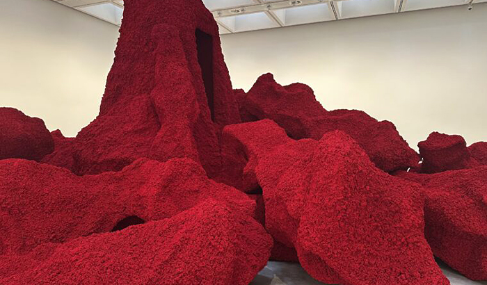 Anish Kapoor zamansız ve aşırı